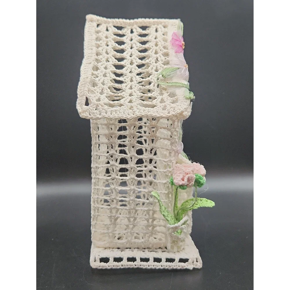 Vintage Cottagecore Starched Crochet House Ribbon Embroidery Flower Cottage 7.5